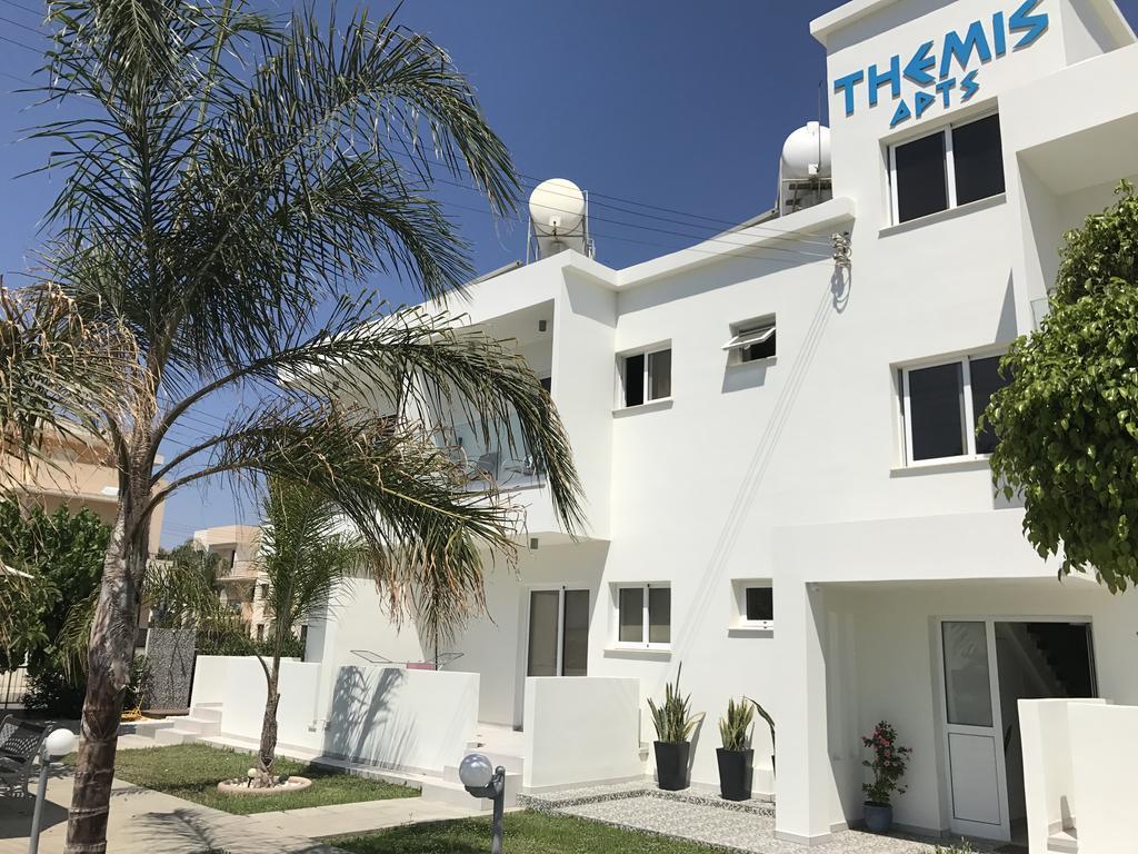 Themis Apartments Lárnaca Exterior foto